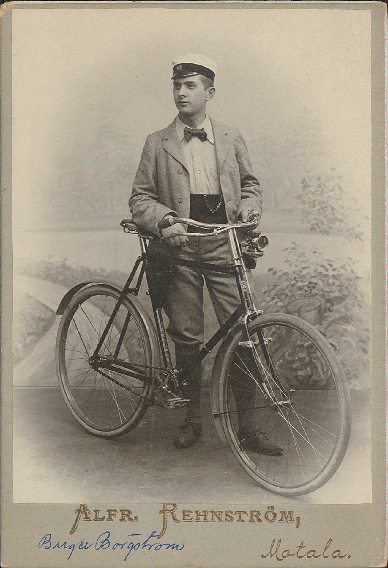 Birger Borgström som student med cykel