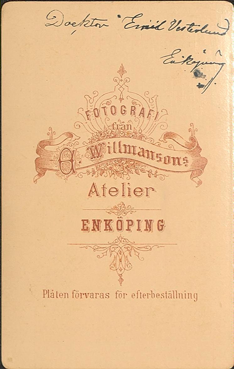 Baksida av Doktor Ernst Otto Theodor Westerlund (född 1839 i Öregrund, död 1924 i Enköping)